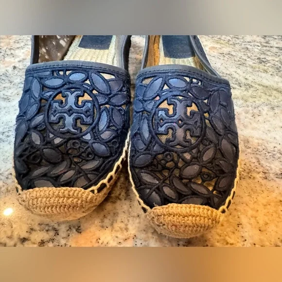 Tory Burch Rhea Lace Blue Espadrilles flats/shoes in great condition. Size 6 - Picture 2 of 8